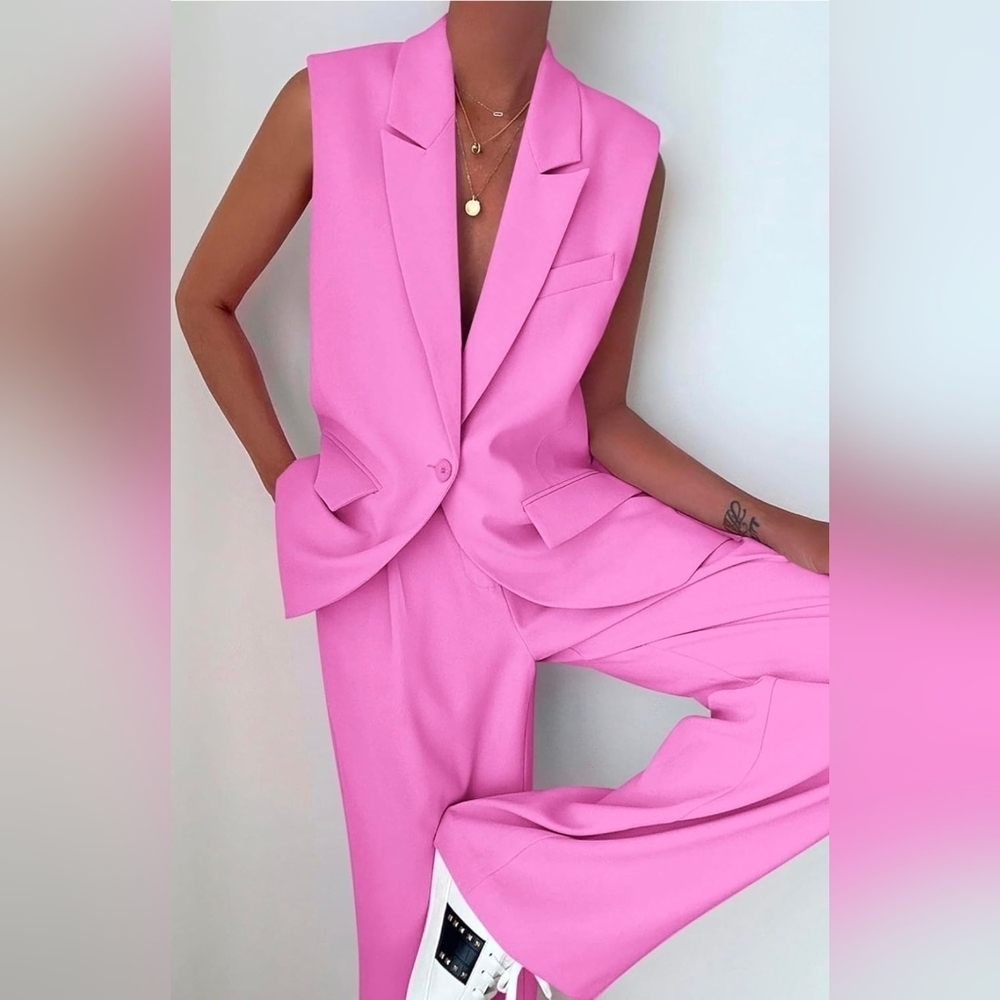 Elegant Pink Women's Jumpsuit - Picture 2 of 10